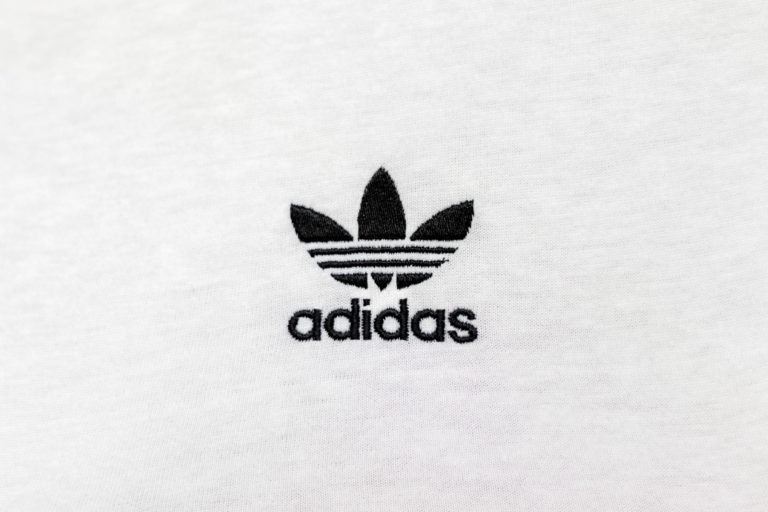 Adidas 與 Coinbase Sandbox 合作 全面進軍元宇宙