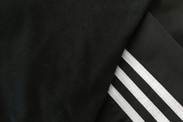 Adidas  與多方單位㩗手推出 Originals NFT 系列