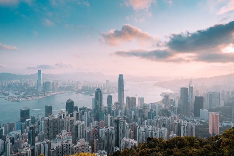 香港限制加密貨幣 ETF 僅售予專業投資者