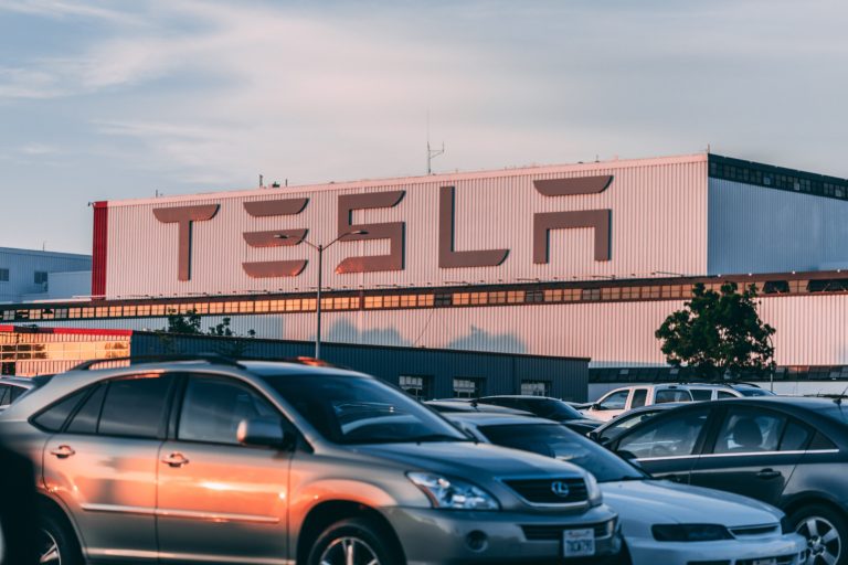Elon Musk：Tesla 因中国疫情封城而出售 BTC